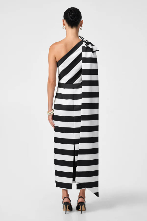 Romance One-Shoulder Dress