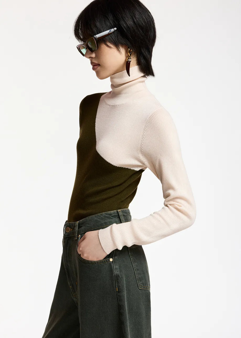 Koncert Bicolour Turtleneck